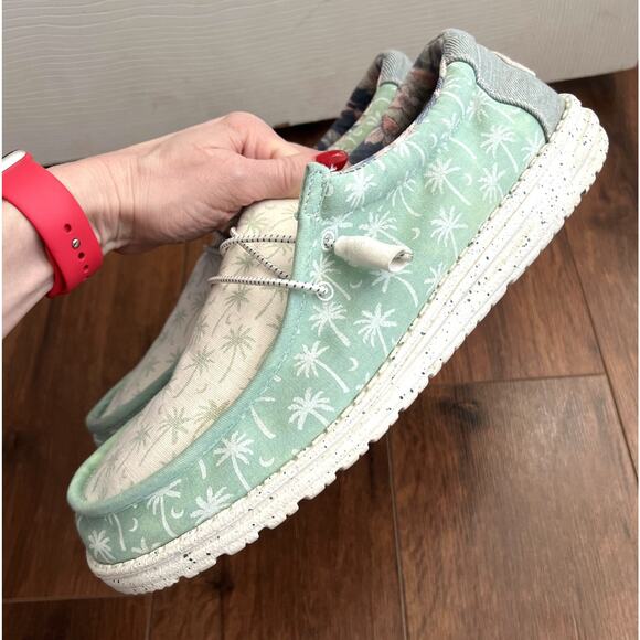 HEYDUDE Men's Wally Tropical Palm Trees Easy-On Lightweight Casual Shoes Sz 12 - Picture 9 of 14